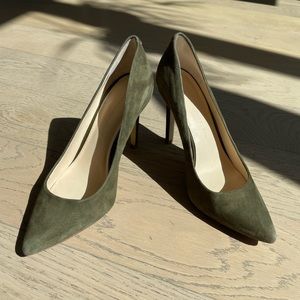 Banana Republic suede pumps size 6